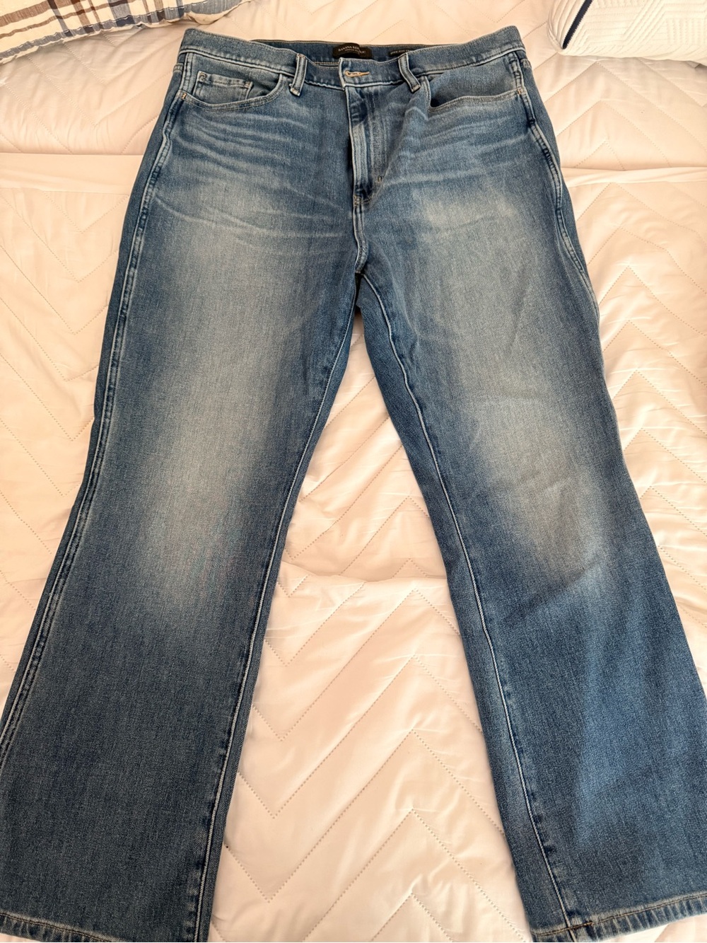 Banana Republic premium Demin Medium Blue Cropped Wide-Leg Jeans